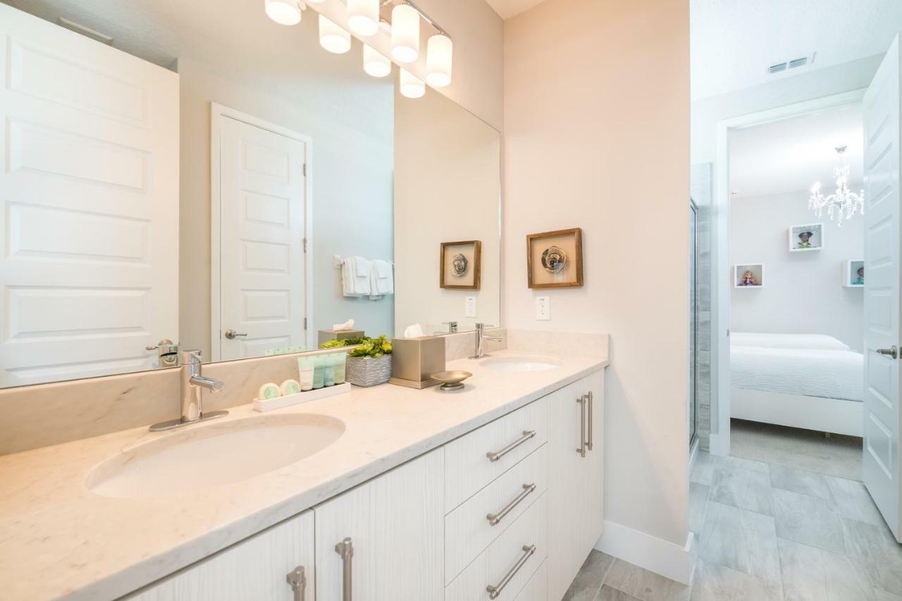 Beautiful Home Near Disney By Rentyl With Private Pool, Themed Rooms, Pool Table & Resort Amenities - 140B オーランド エクステリア 写真